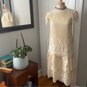 Vintage Chenelli New York Paris lace crochet lined slip dress scallop top beige
